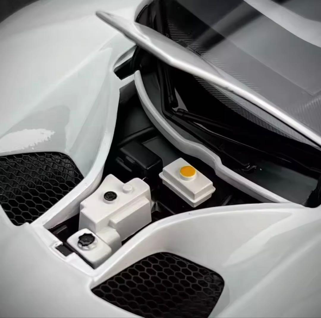 1:18 Diecast ￼Ford GT ホワイト ミニカー