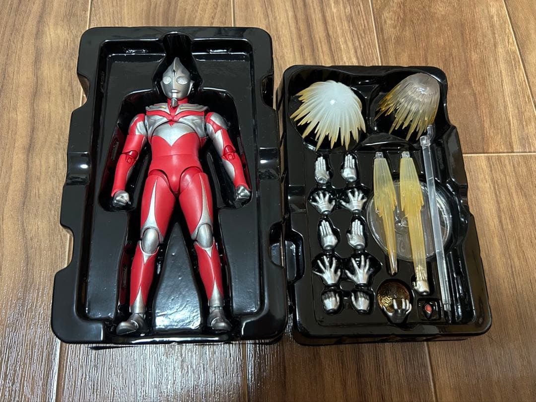 S.H.Figuarts（真骨彫製法）ウルトラマンティガ パワータイプ