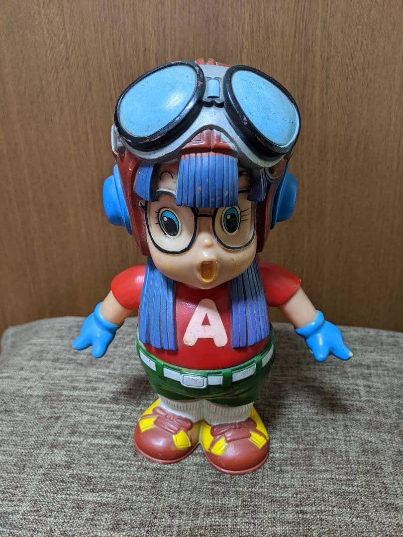 アラレちゃん貯金箱