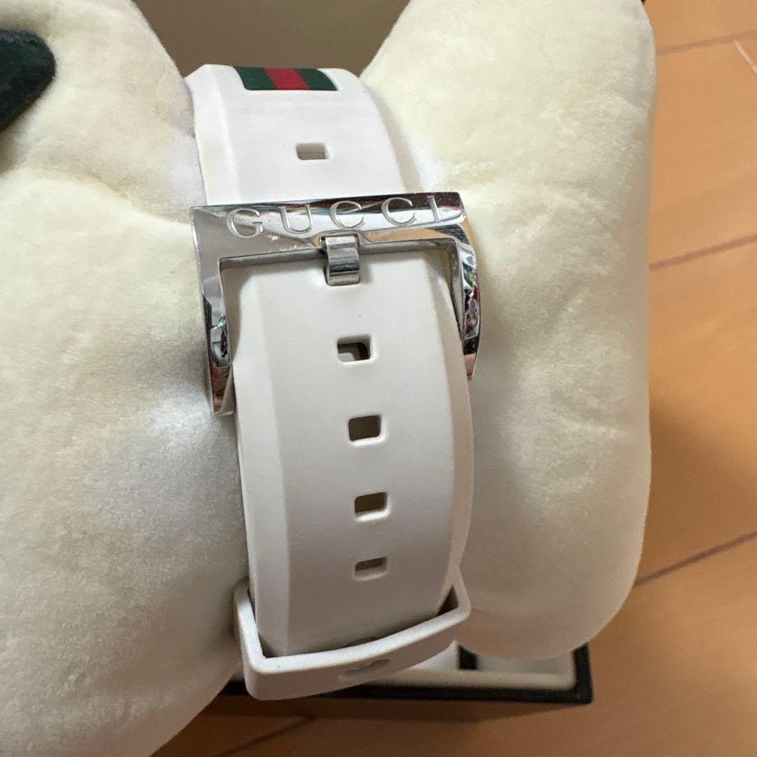 GUCCI 時計 ラバーベルト付き