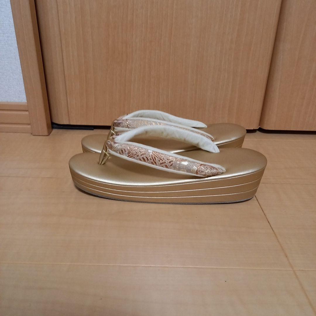 和装ハンドバッグと金色の草履セット 成人式　　入学式　結婚式