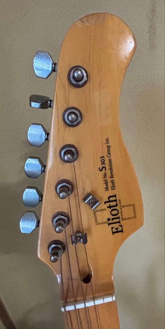 Elioth Revolution S303エレキギター【中古品】