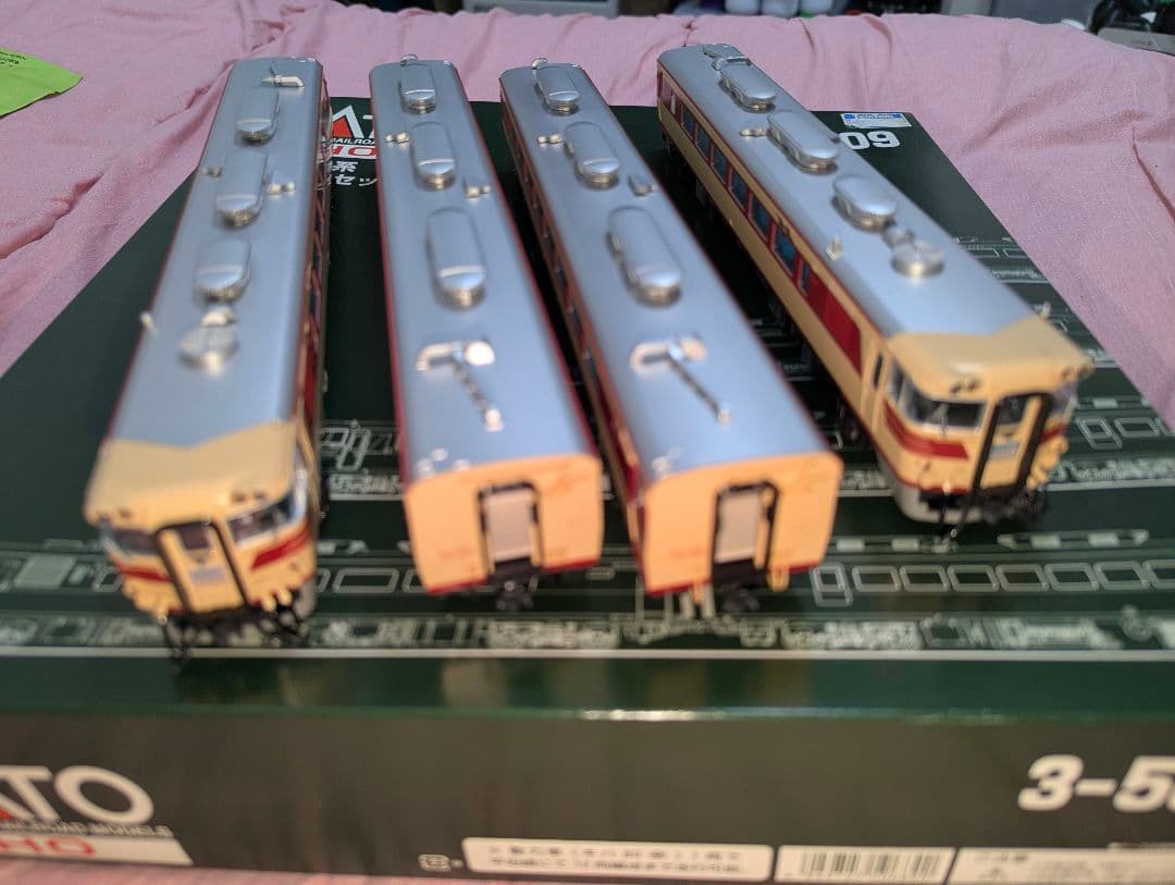 KATO　キハ８２系 ４両基本セット HOゲージ　【3-509】　パーツ取付済み