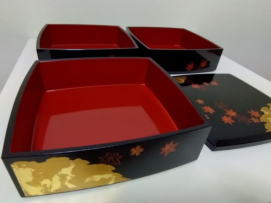 漆器　紅葉柄三段重箱