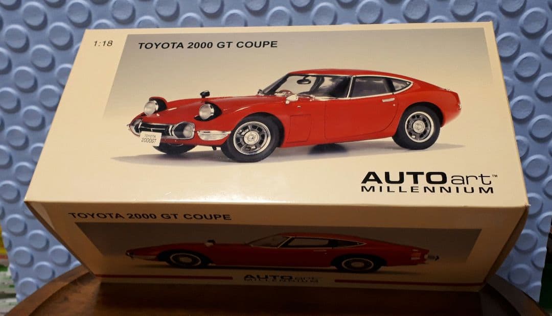トヨタ 2000GT 1/18 ミニカー　オートアート