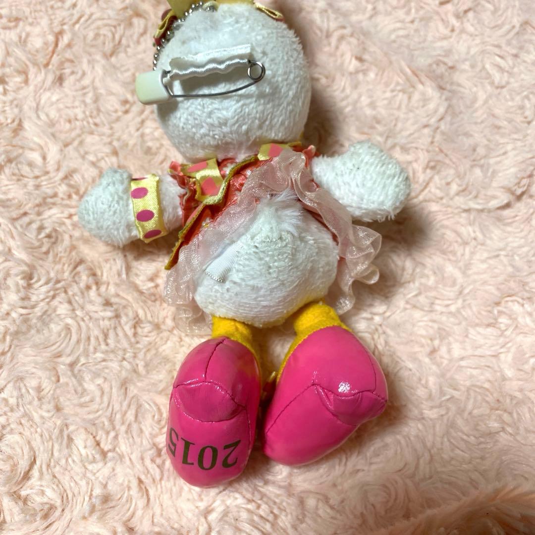 激レア】デイジーダック ぬいぐるみ ウサギ耳付き2015 - メルカリ