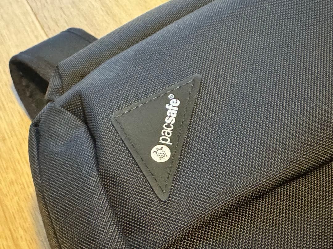 バッグ packsafe VIBE28