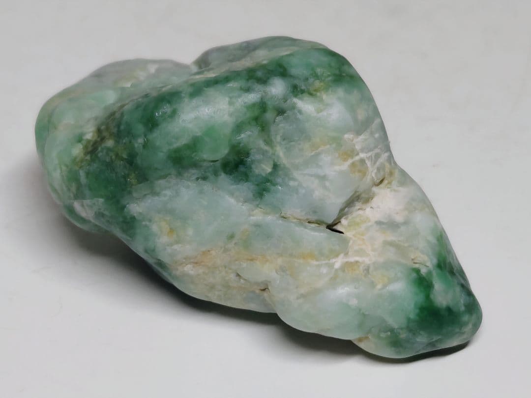 白緑 63g 翡翠 ヒスイ 原石 鑑賞石 自然石 誕生石 鉱物 鉱石 水石