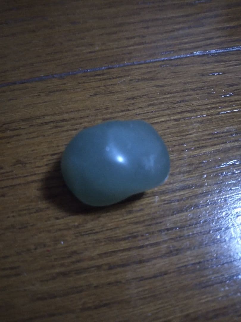 【ガラス質】 糸魚川翡翠 【透過性抜群】