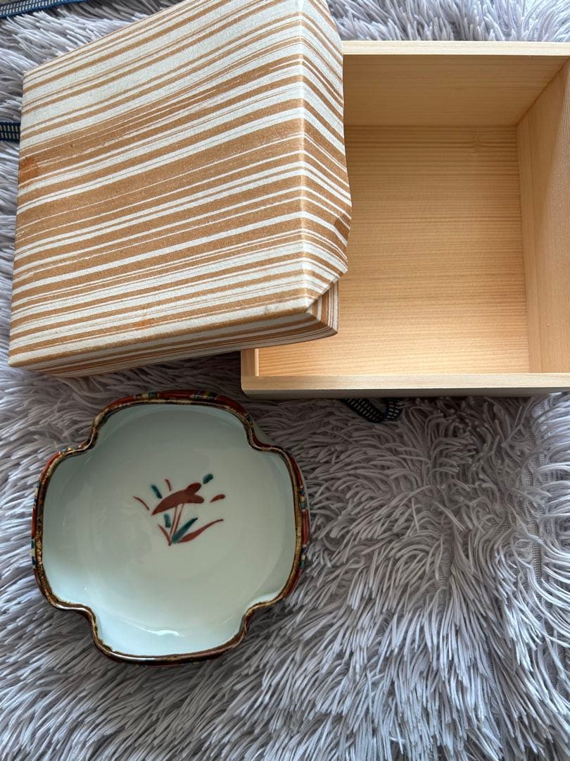 広永　赤絵　器