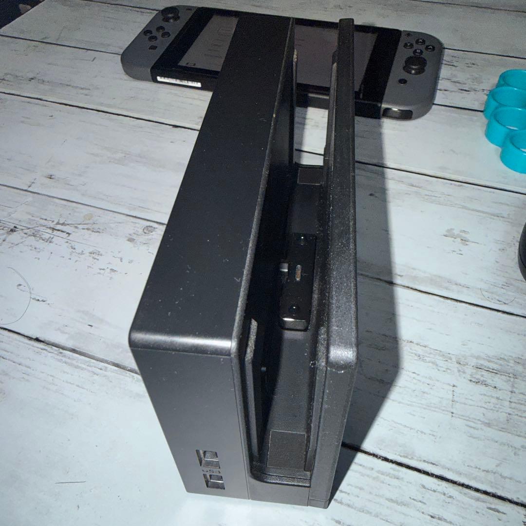 Nintendo Switch 本体 + 付属品