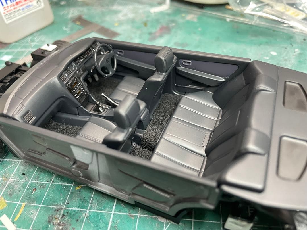 アオシマ1/24プラモデル完成品　JZX100チェイサー