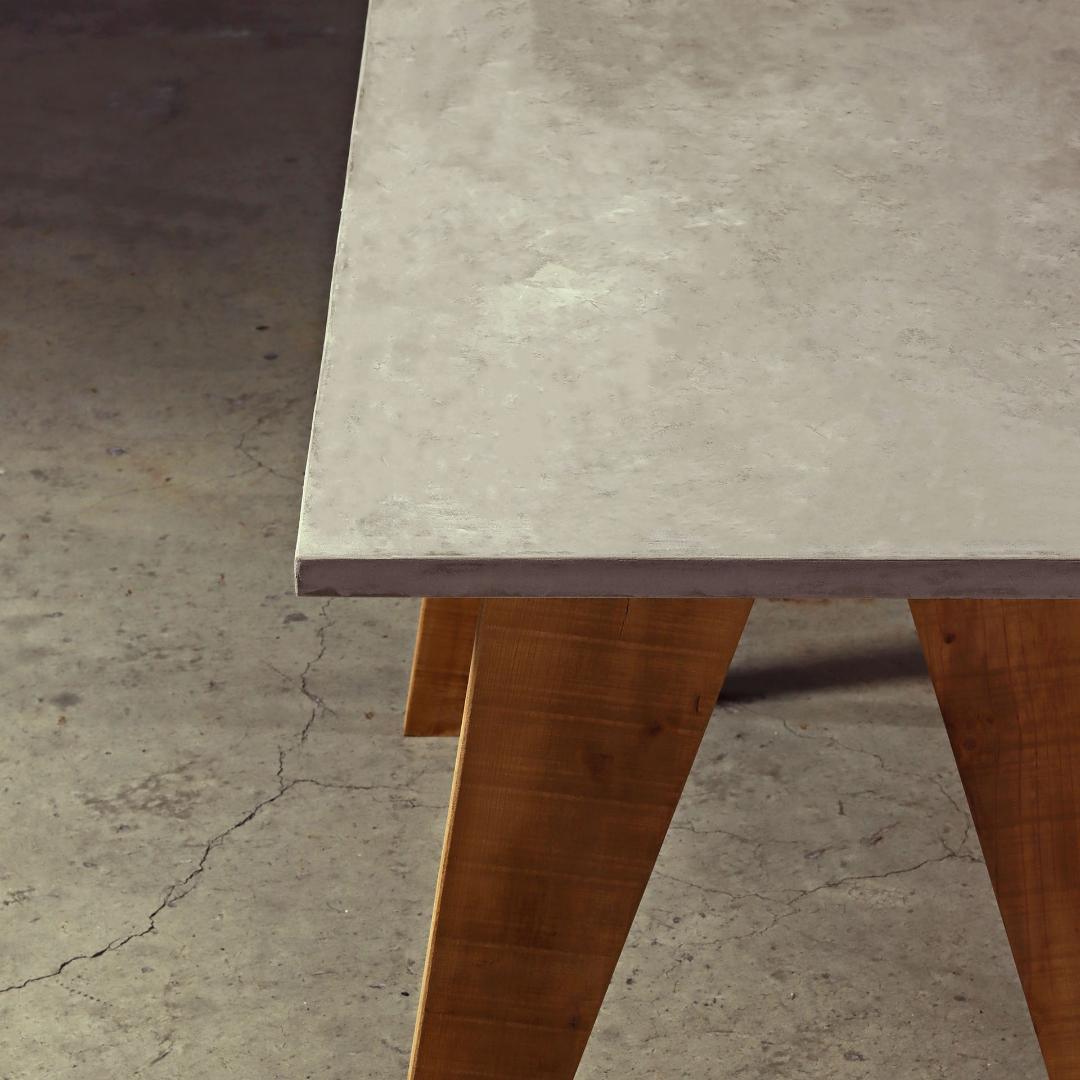 オーダー専用｜デスク｜ライトグレー｜薄塗りモルタル｜三角脚｜ダイニングテーブル