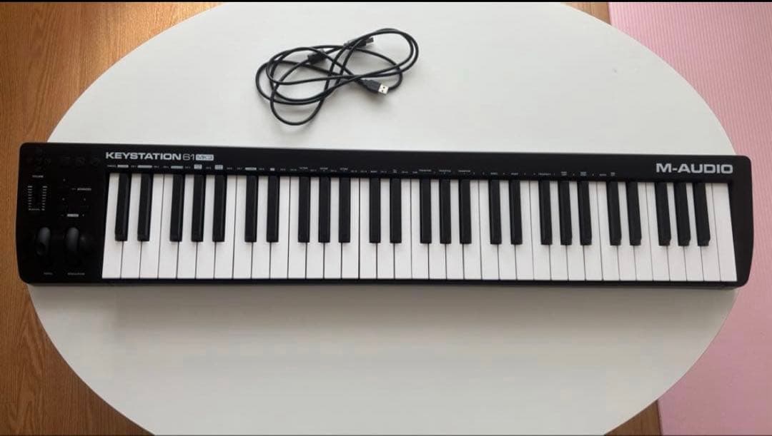 R*i様 M-AUDIO KEYSTATION 61MK3 本体 M-Audio Keystation 61 MK3 MIDI Controller | Guitar Center