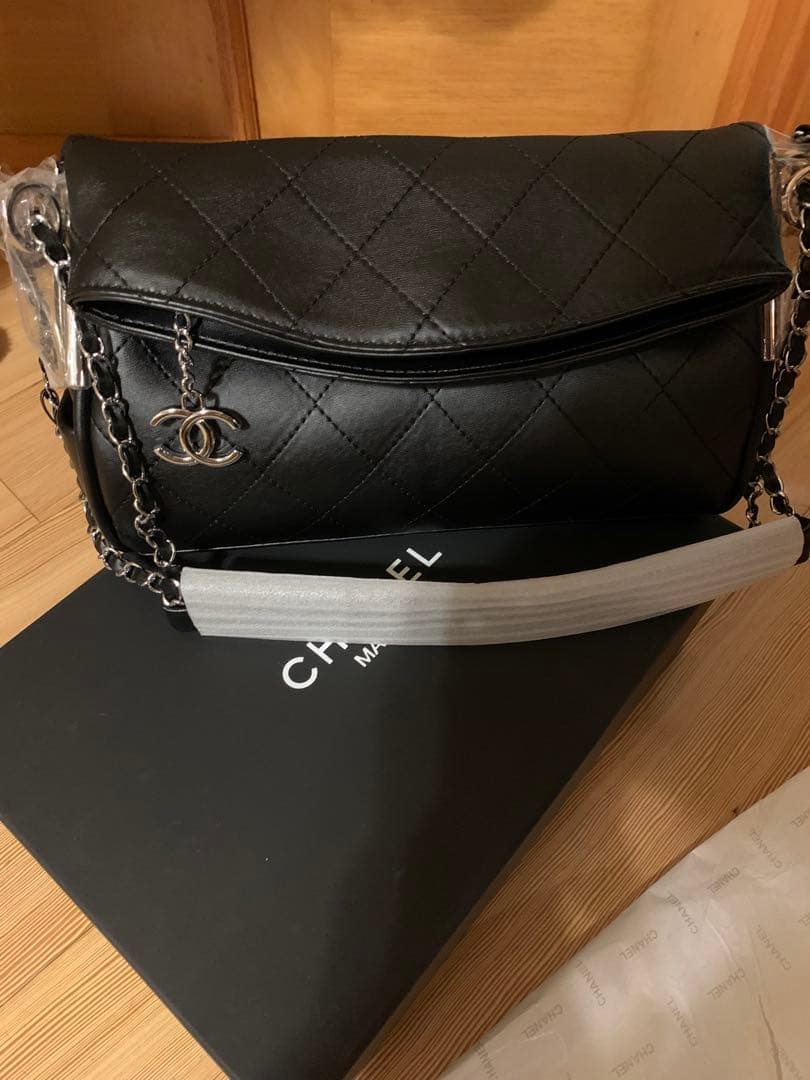 CHANELロゴ シャネルマーク ブラック ショルダーバッグ マトラッセ