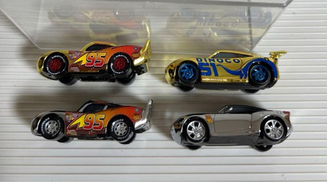 カーズ、マテル、ミニカー、マックィーン、クルーズラミネス、ゴールド、シルバー