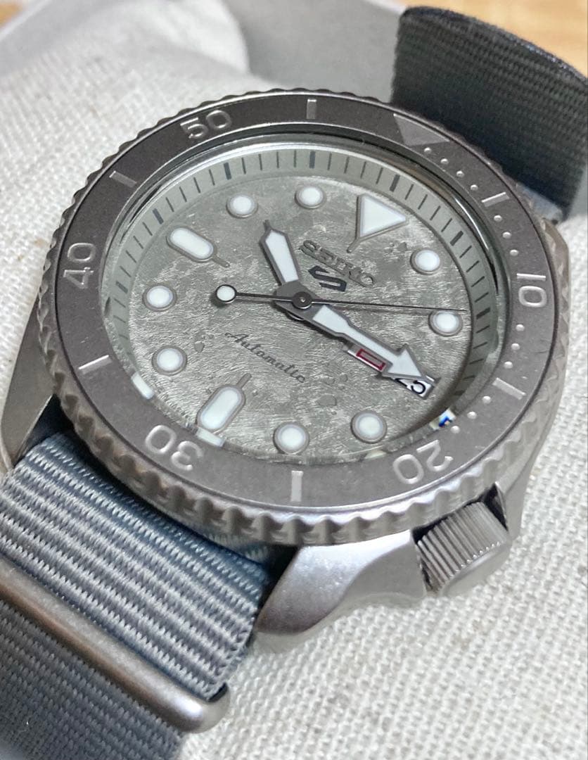 レア！美品！SEIKO 5 スポーツ セメントボーイ 自動巻き SBSA127