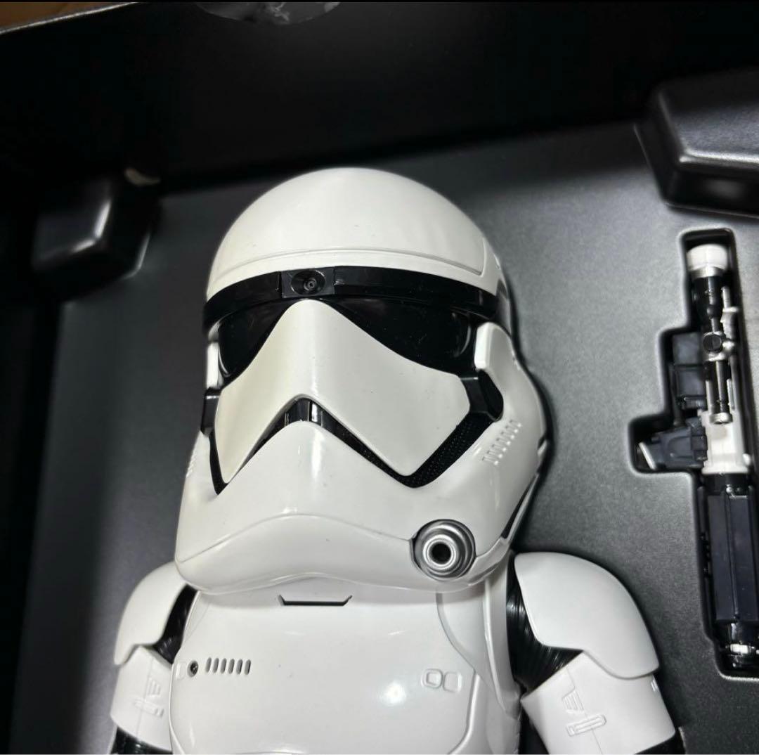 UBTECH スター・ウォーズ　音声・顔認識対応ロボット　二足歩行ロボット