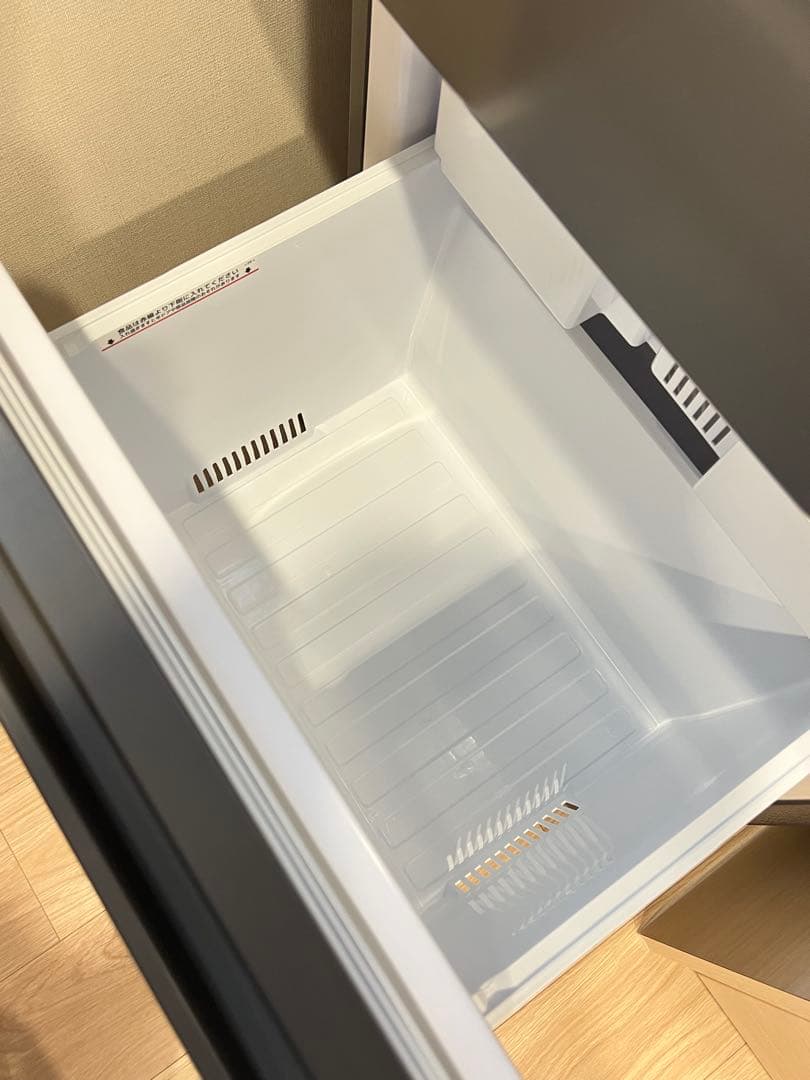 福*膳様 美品 MITSUBISHI 冷凍冷蔵庫 2024年製 MR-CX37K