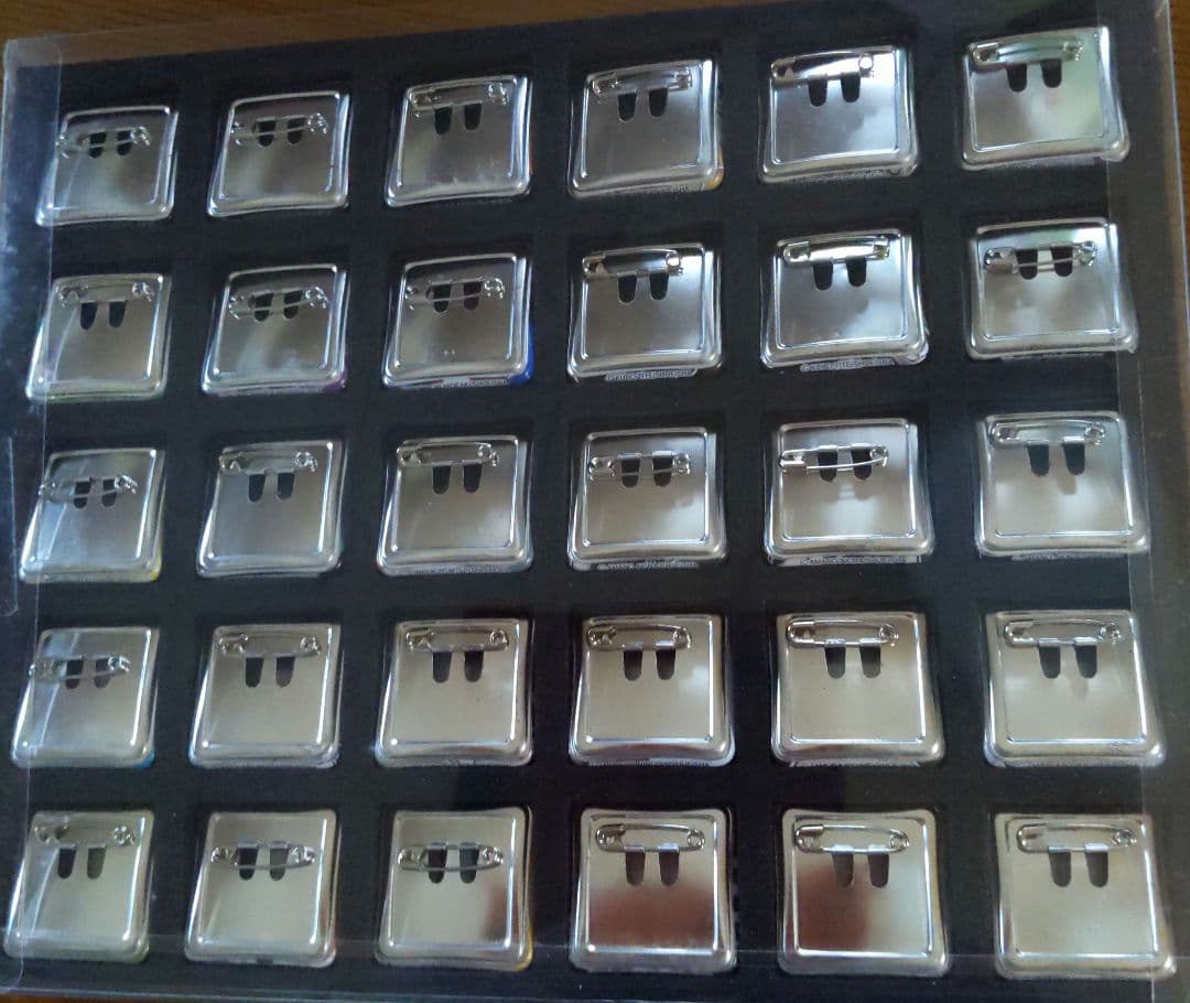 ジャンプショップ缶バッチ30個セット　非売品