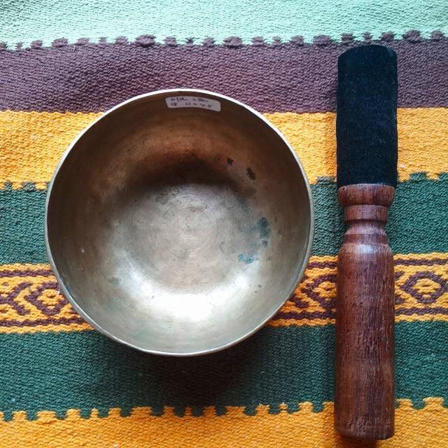 シンギングボウル old 直11cm、高4.5、280g (G、第3チャクラ