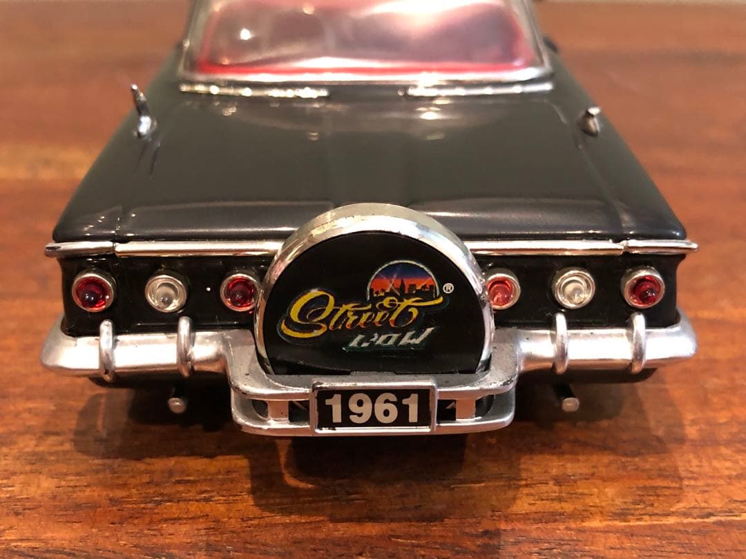 1961 シボレー インパラ JADA TOYsミニカー