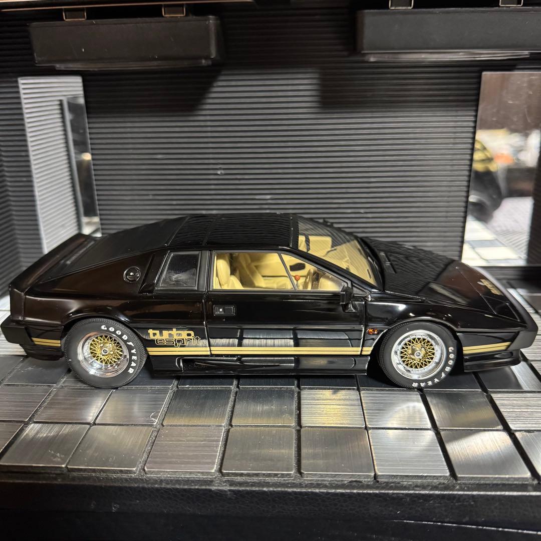絶版未展示品 オートアート 1/18 ロータス エスプリ ターボ S2 ブラック