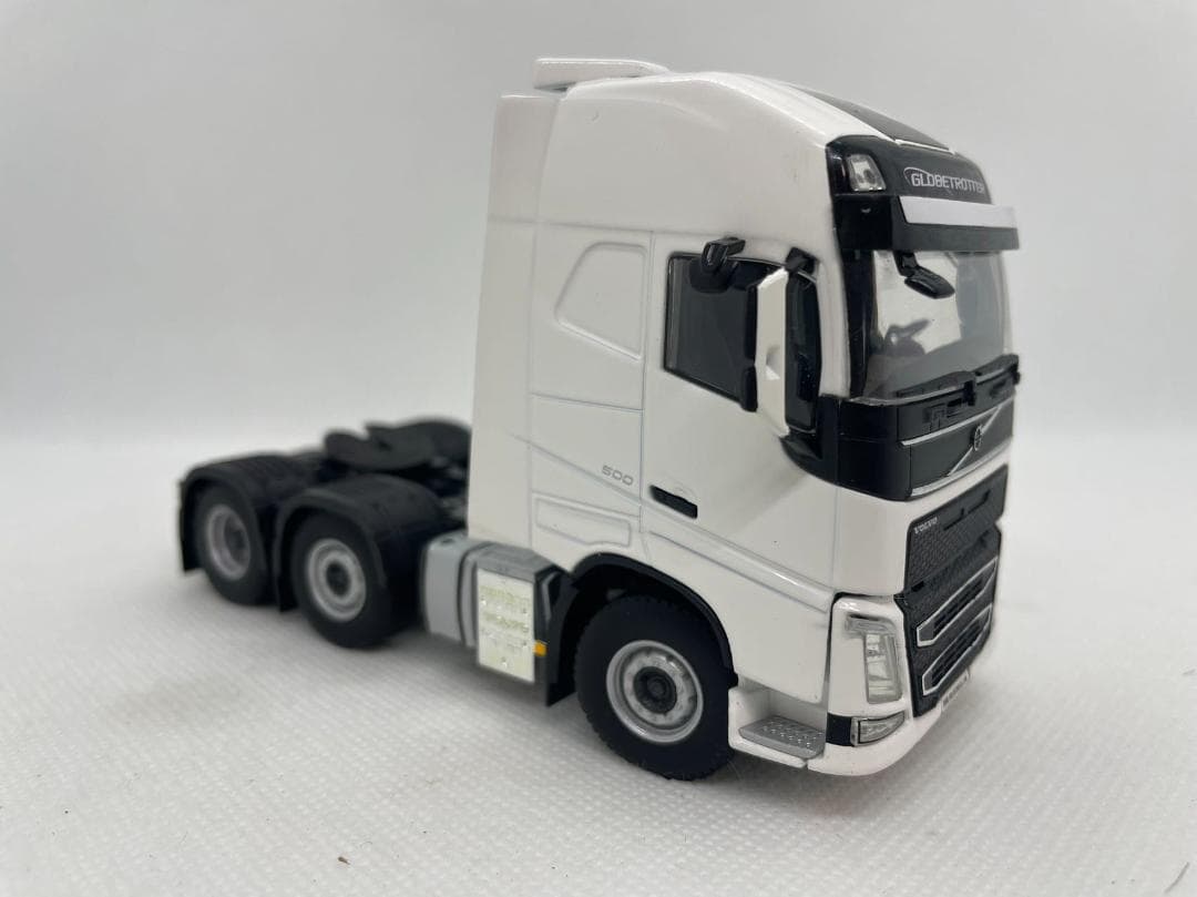 23R-010 WSI 1/50 ボルボ FH4 GLOBETROTTER XL