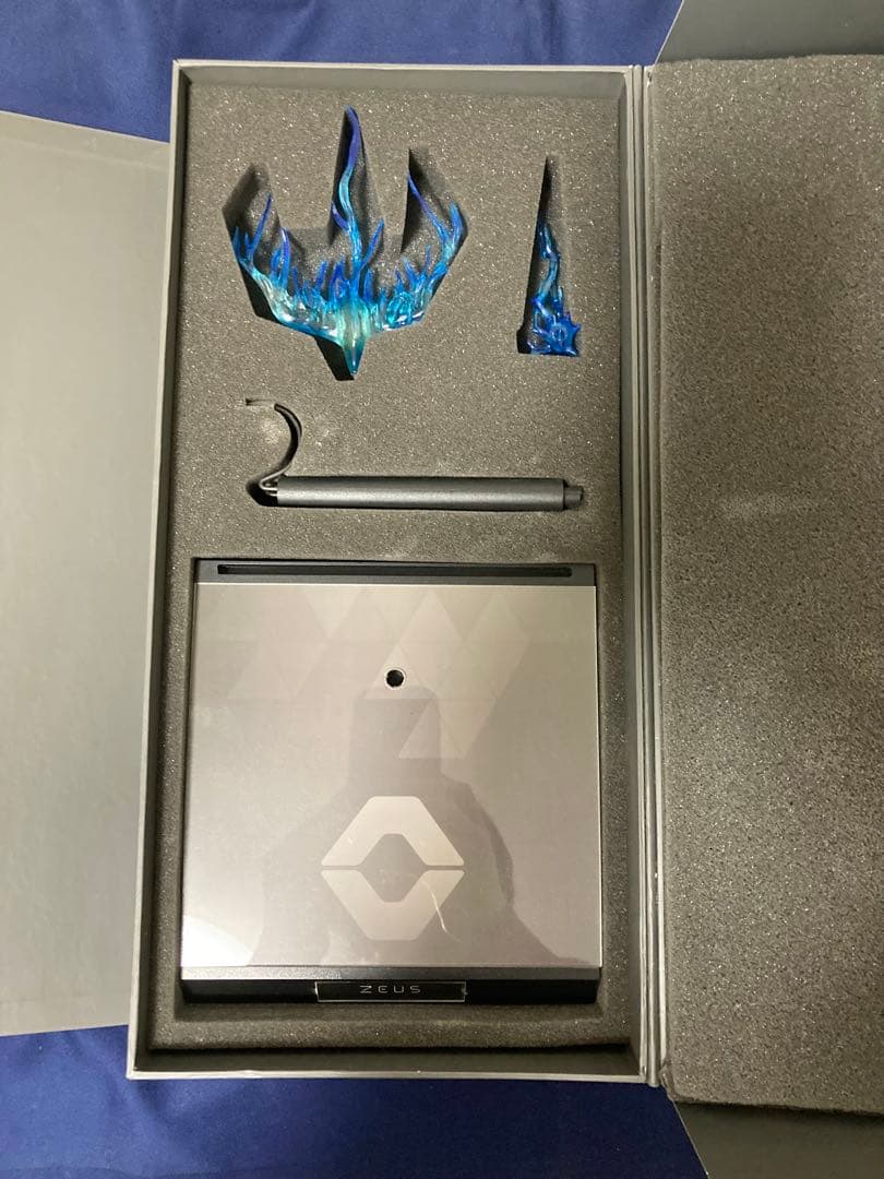 GOD COMPLEX ZEUS ゼウス フィギュア