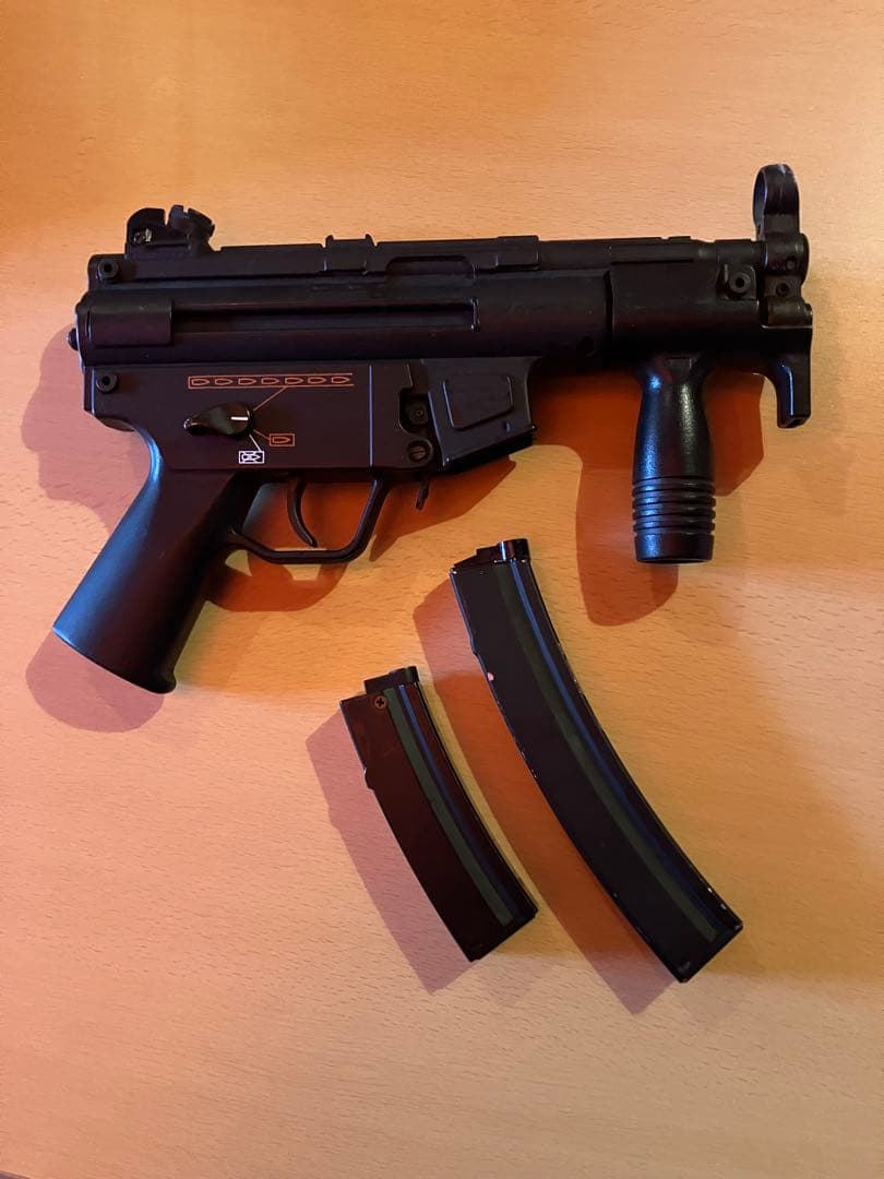 東京マルイ　電動ガンMP5クルツ　バッテリー　マガジン付き　給弾不良