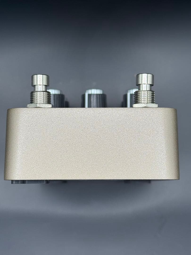 UAFX Golden Reverberator エフェクター