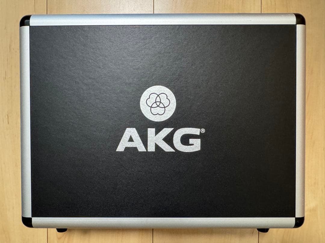 AKG C214 コンデンサーマイク／ケーブル、ポップガード付き