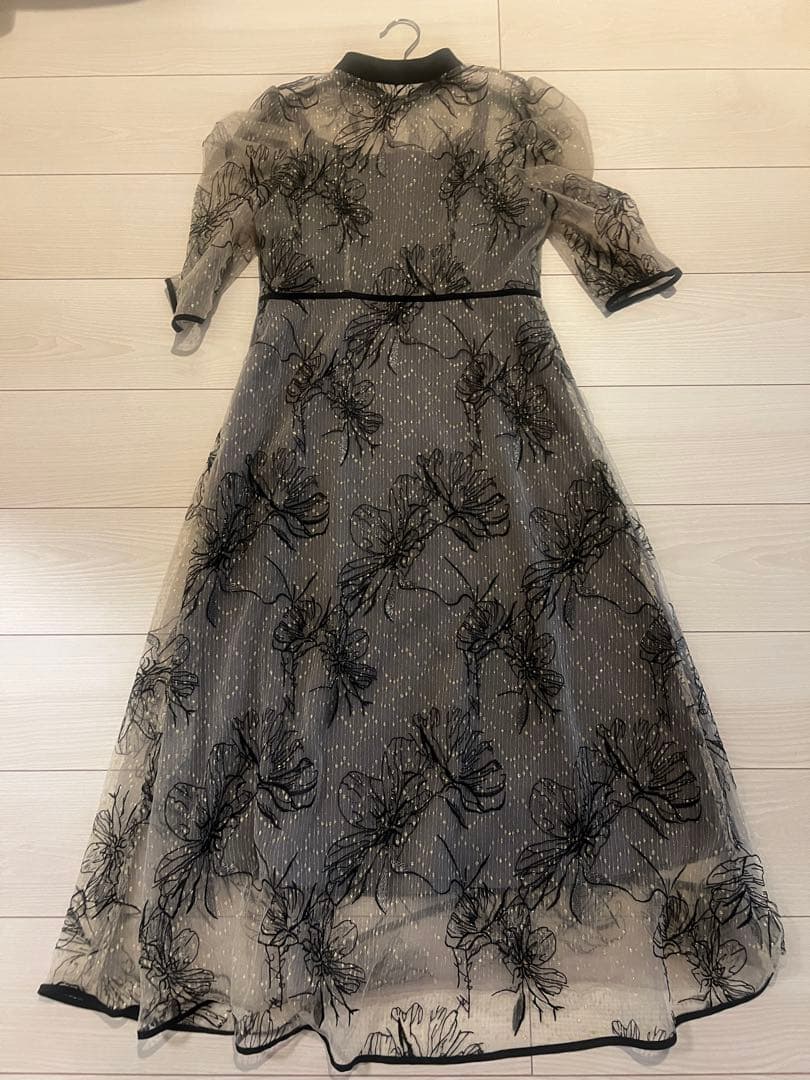 LEJA 配色パイピングプチハイネック花柄刺繍ラメレースロング丈ドレス