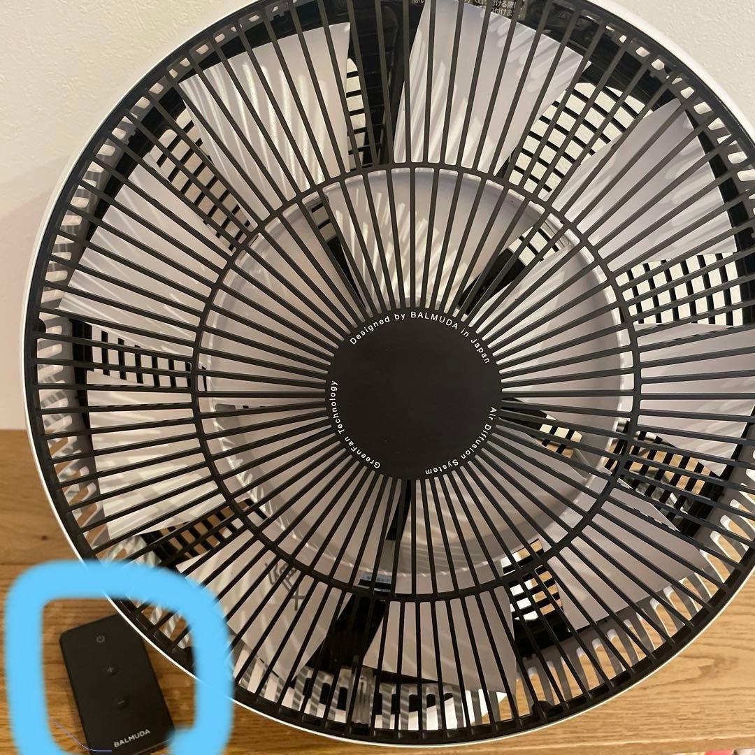 バルミューダーサーキュレーター　 ホワイト×ブラック FGF-3300