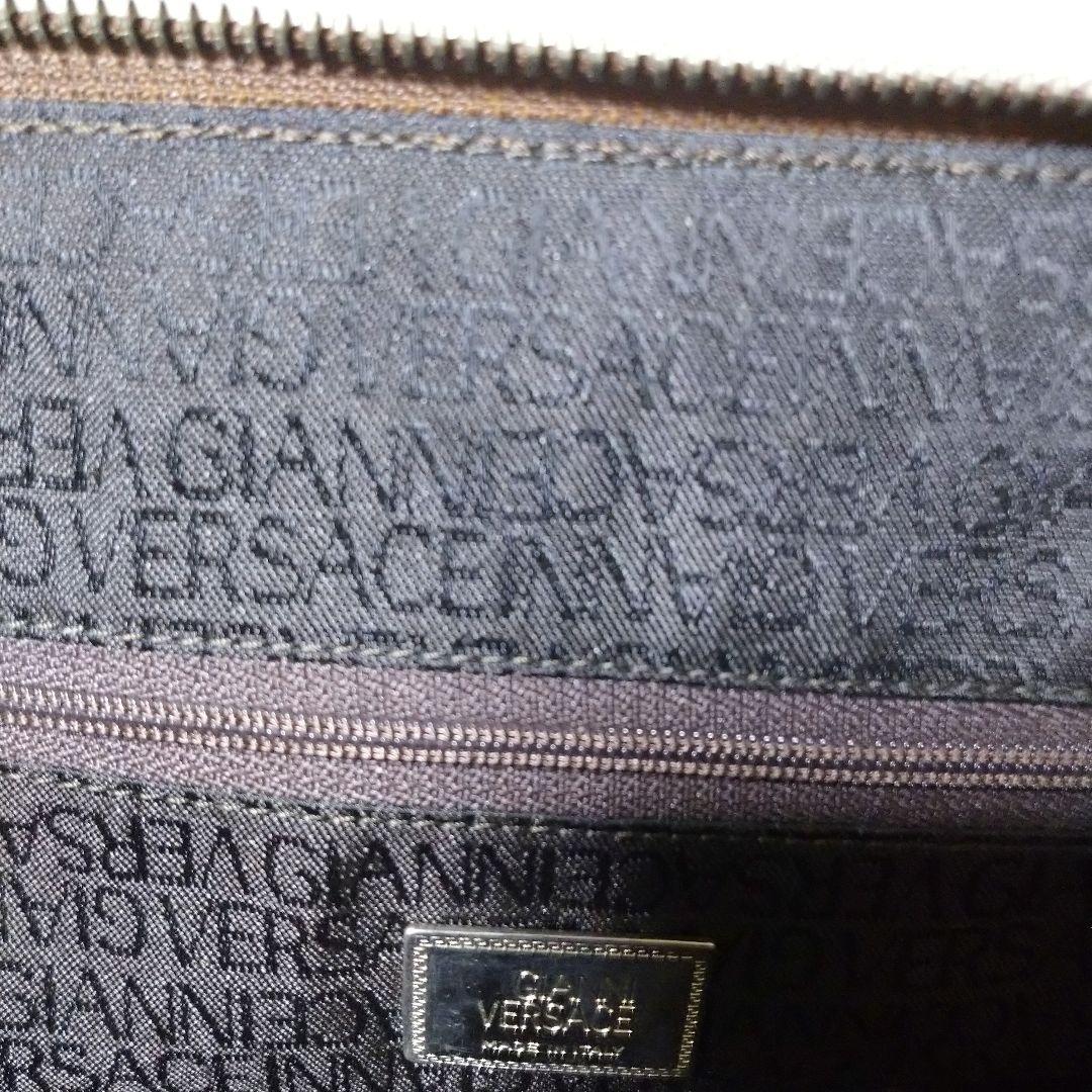 ジャンニ・ヴェルサーチ 型押 バンド、ショルダーバッグ 斜掛け