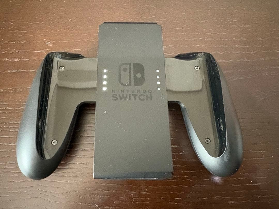 きゅーP　美品・Nintendo Switch 本体 /青 赤