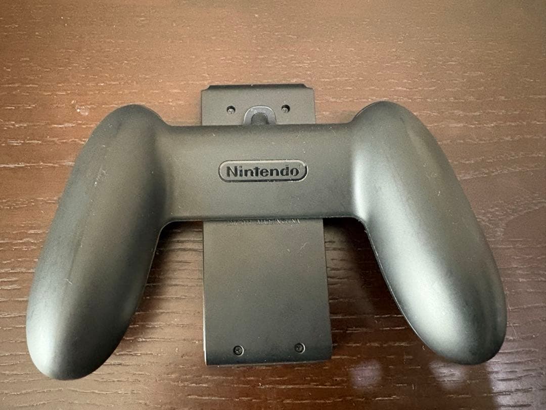 きゅーP　美品・Nintendo Switch 本体 /青 赤