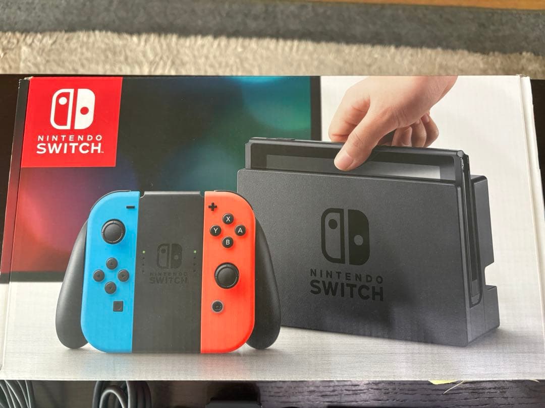 きゅーP　美品・Nintendo Switch 本体 /青 赤