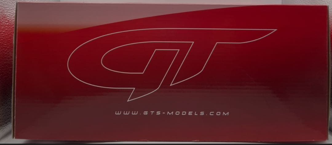 ポルシェ911 （993）RSミニカー 1/18 イエロー