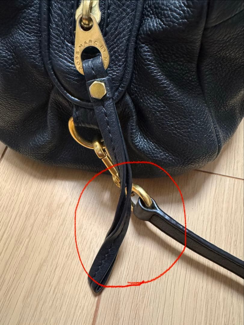 MARC JACOBS黒のレザーショルダーバッグ