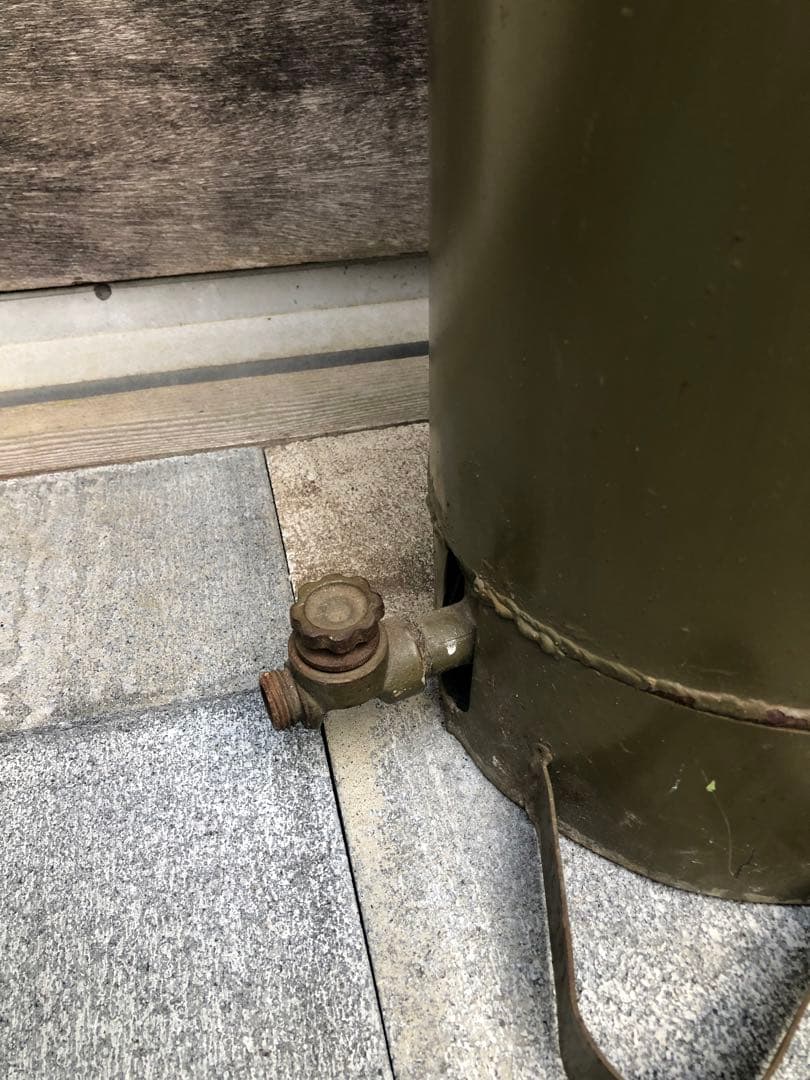 軍放出品　ミリタリー　噴霧器？