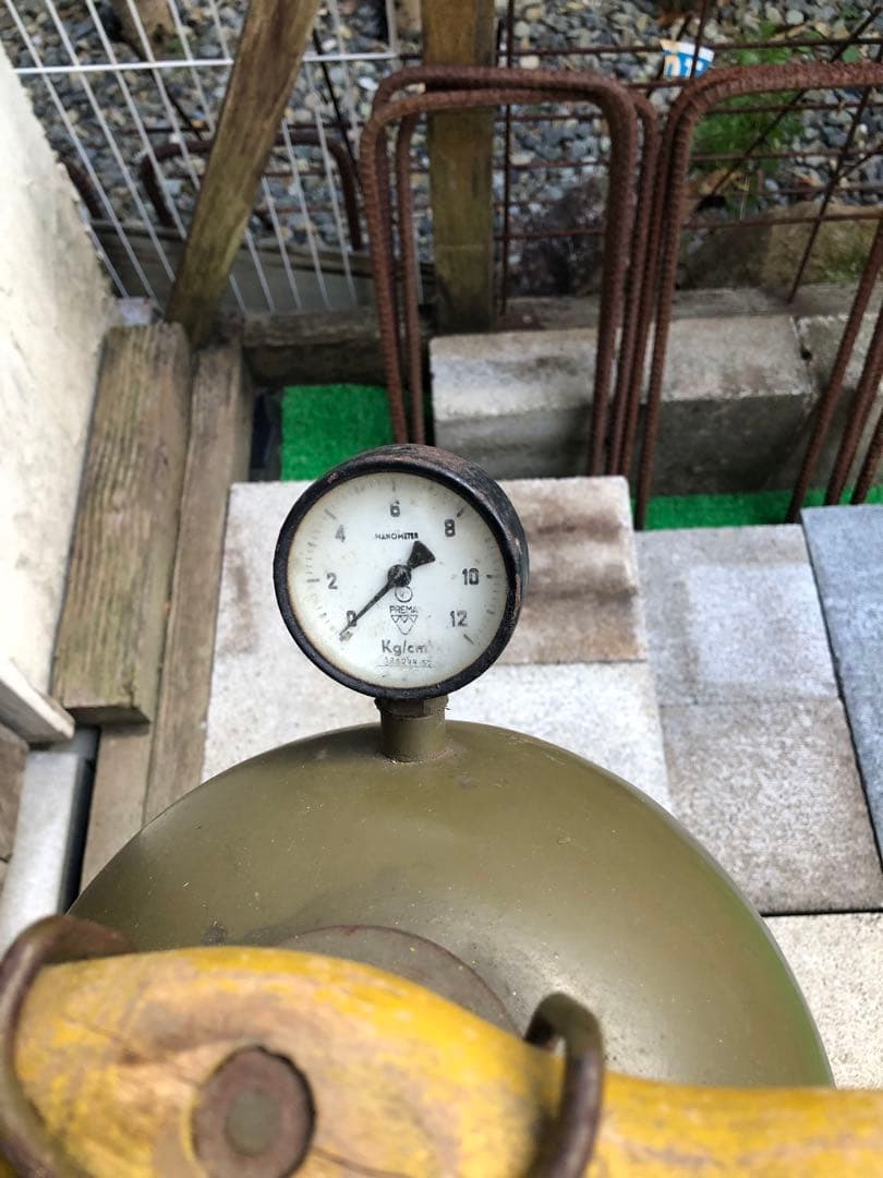 軍放出品　ミリタリー　噴霧器？