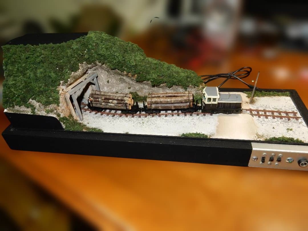 HOe(ナローゲージ) 鉄道模型 トンネル付きジオラマ