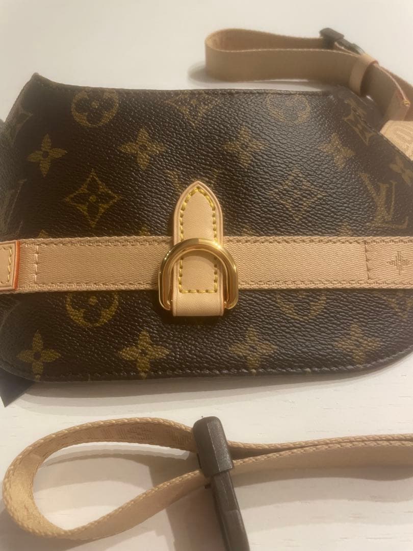 LOUIS VUITTON ハーネス MM GI1222
