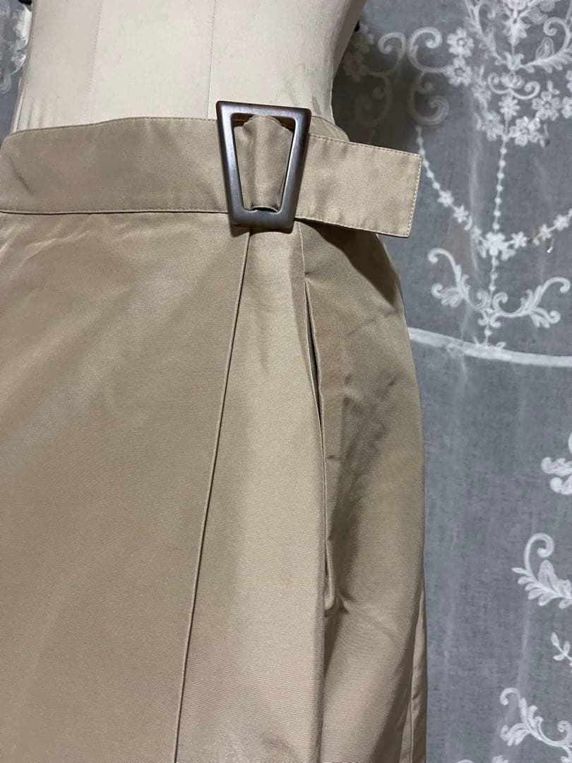 新品　　　フォクシー　　シルク形状　ふんわり　スカート