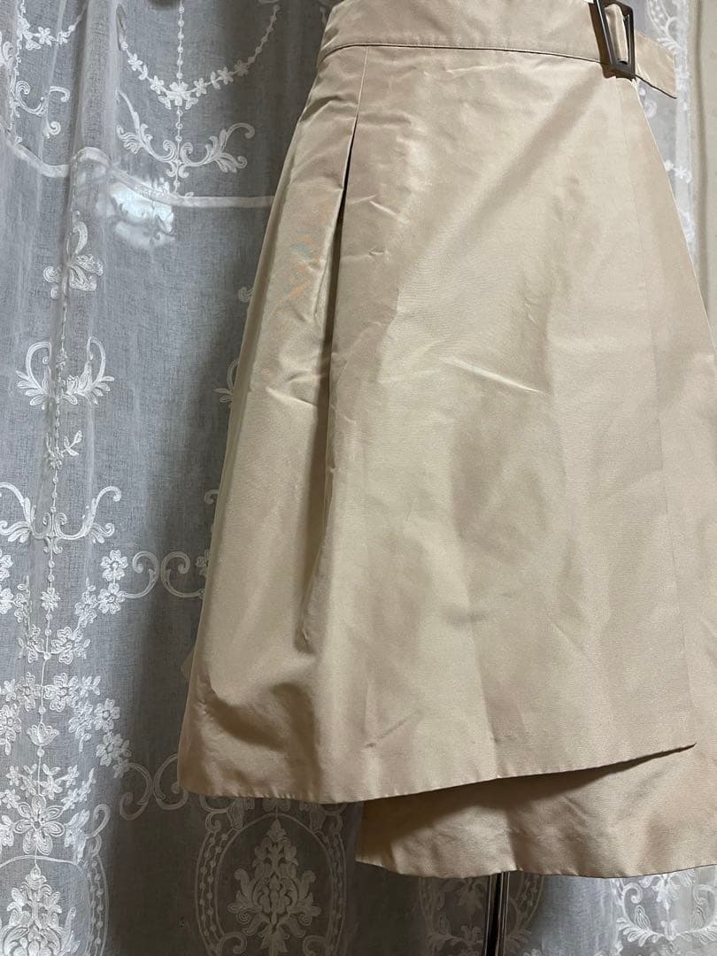 新品　　　フォクシー　　シルク形状　ふんわり　スカート