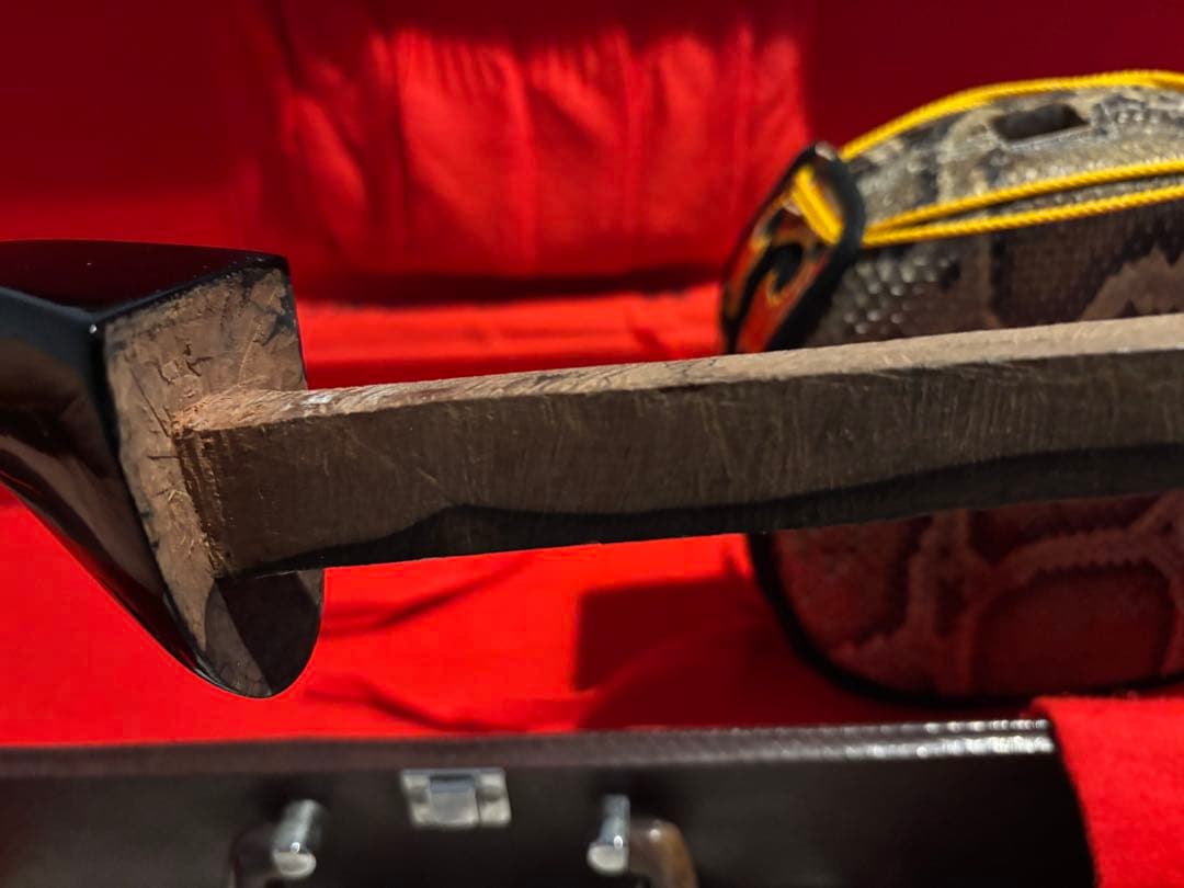 ラストです 旅を重ねた三線昭和六十一年贈沖縄三線黒木