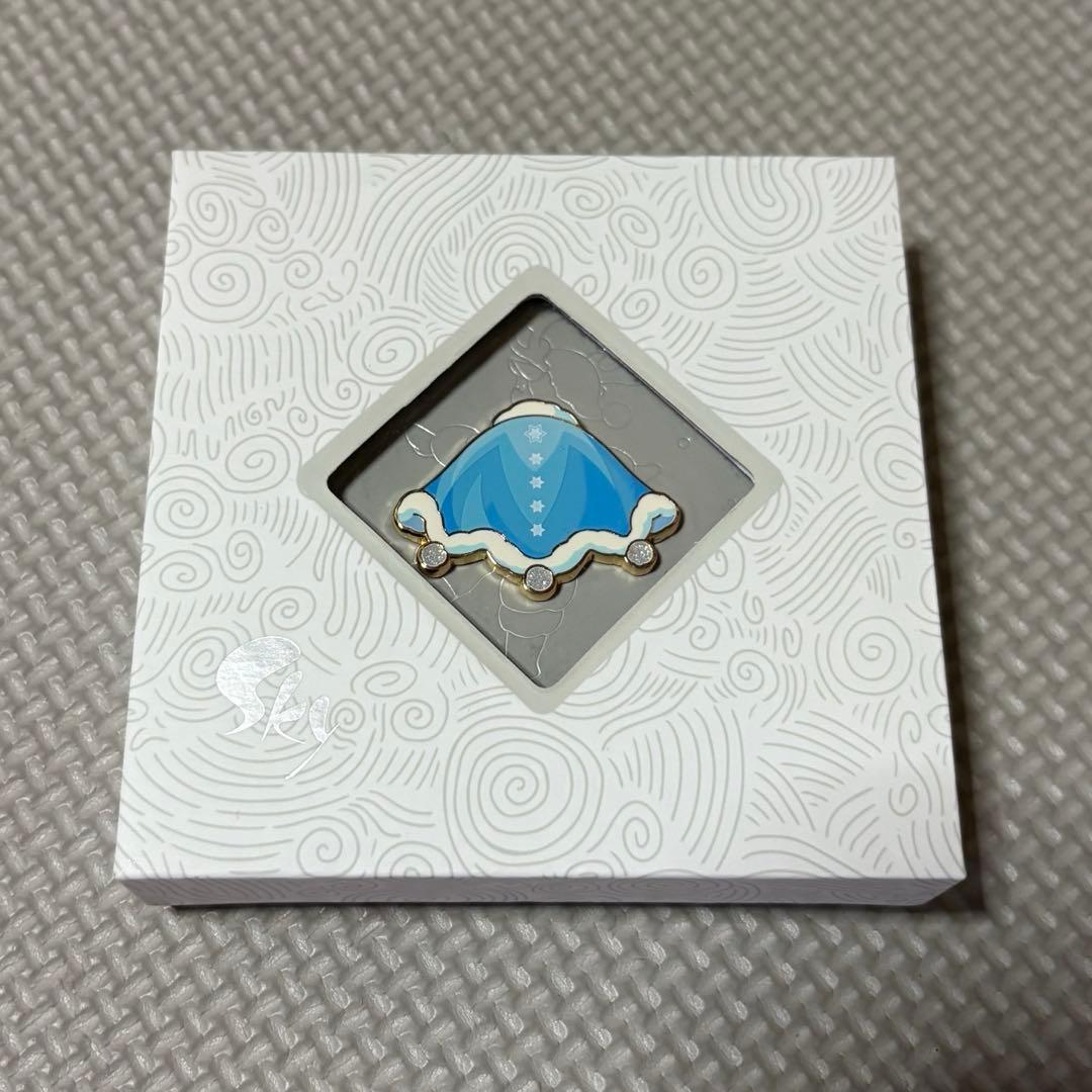 Sky星を紡ぐ子供たち 聖なる雪花ケープ ピンバッチ - メルカリ