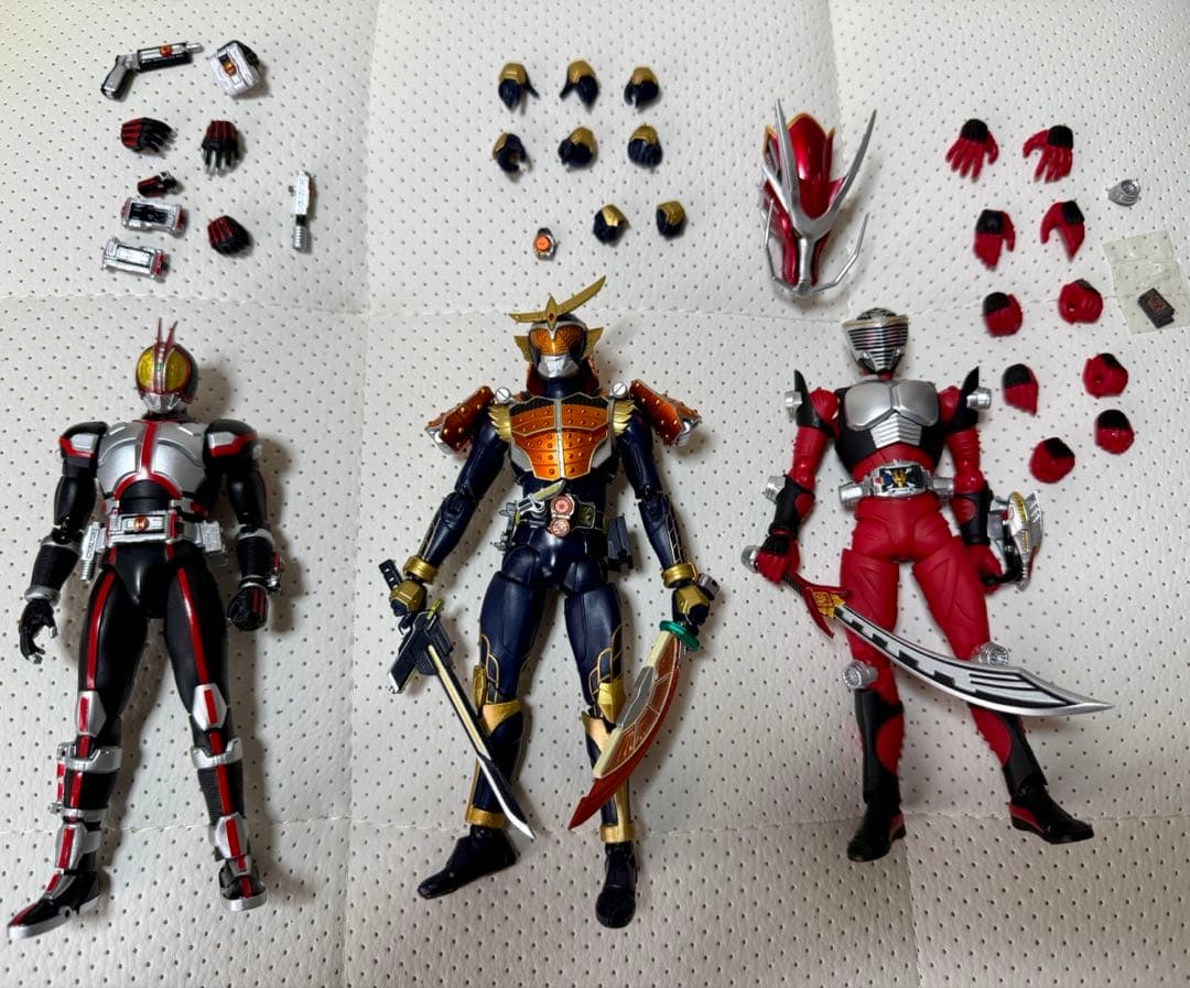 仮面ライダーセイバーまとめ売り S.H.Figuarts 仮面ライダーセイバー 8