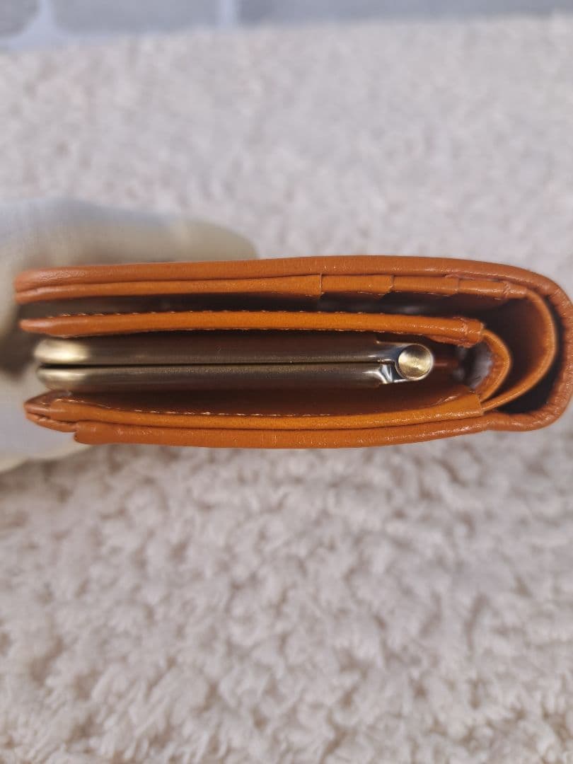 新品【ダコタ】アロマティコ がま口二つ折り財布　牛革 本革【Dakota】